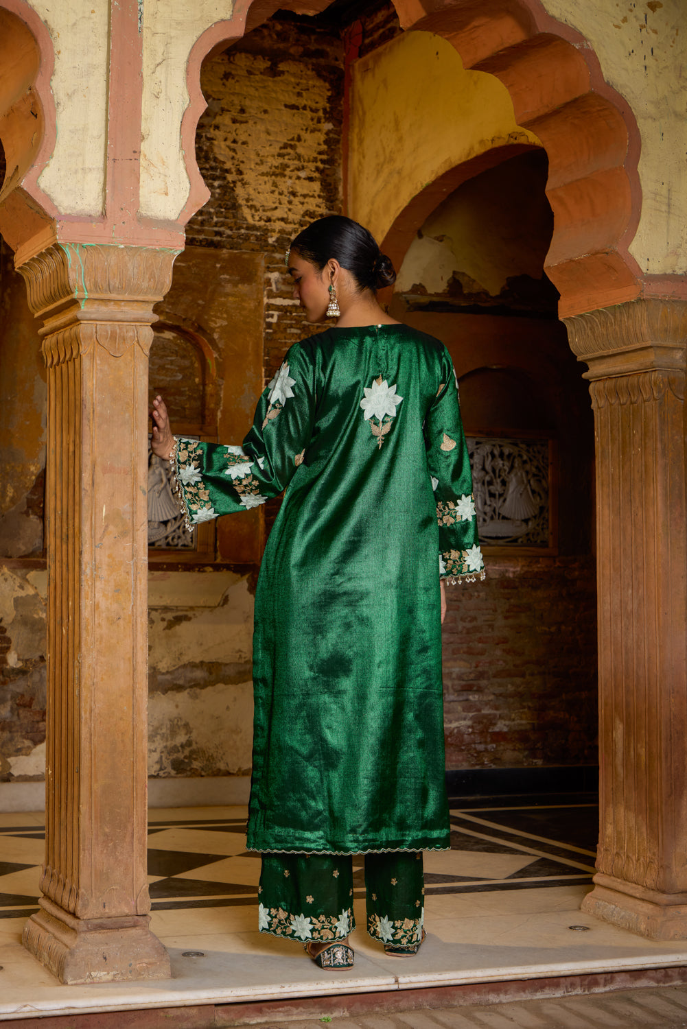 Sultana Green Tissue Kurta Set With Flared Embroidered Pants