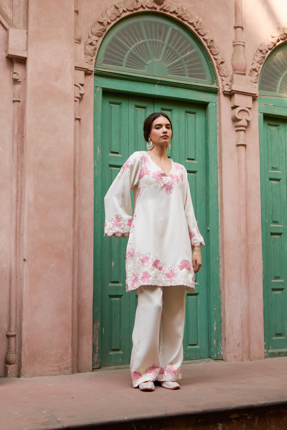 Ivory & Pink Pashmina Wool Short Pheran Set