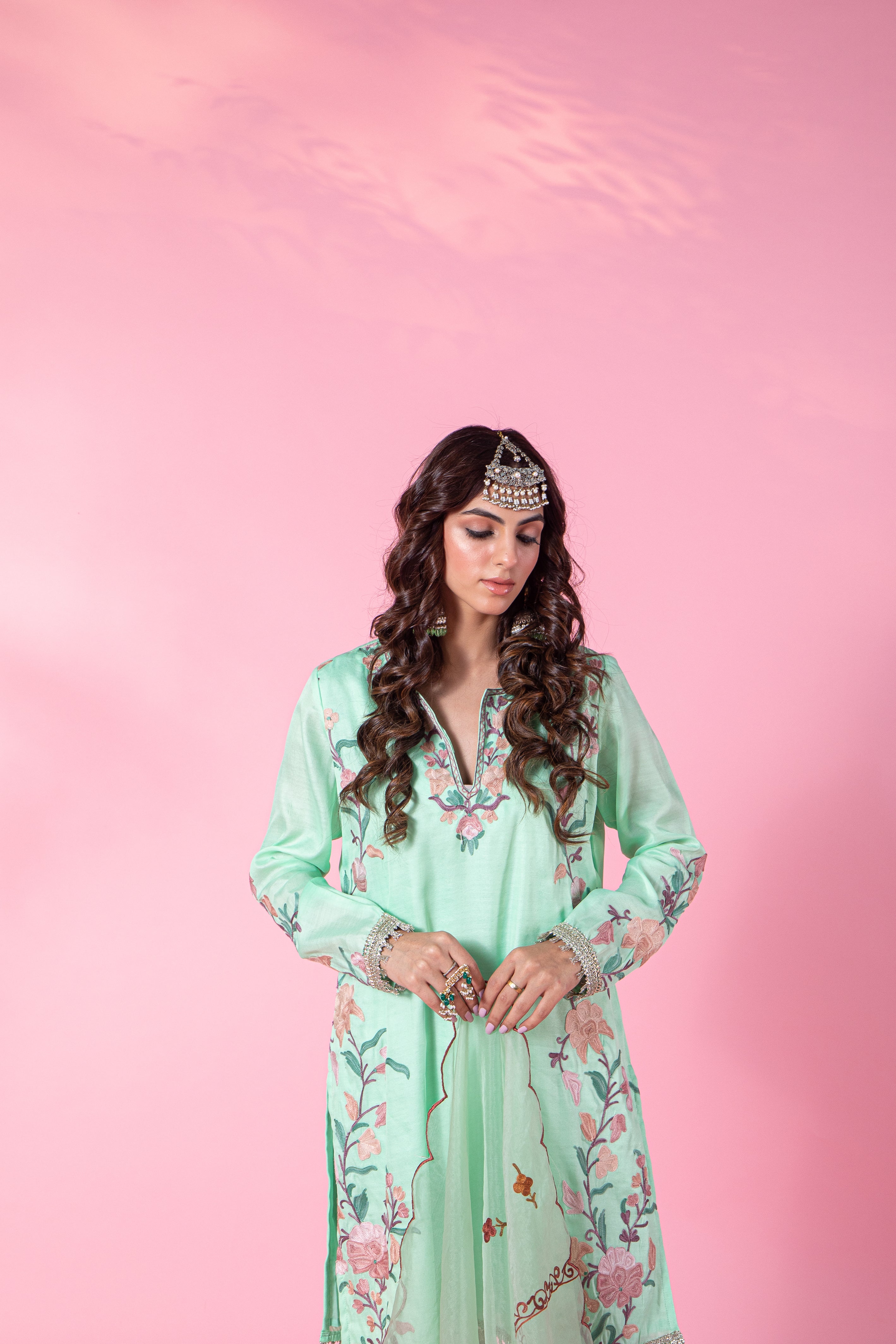 Resham Mint Green Aari Crepe Kurta Set