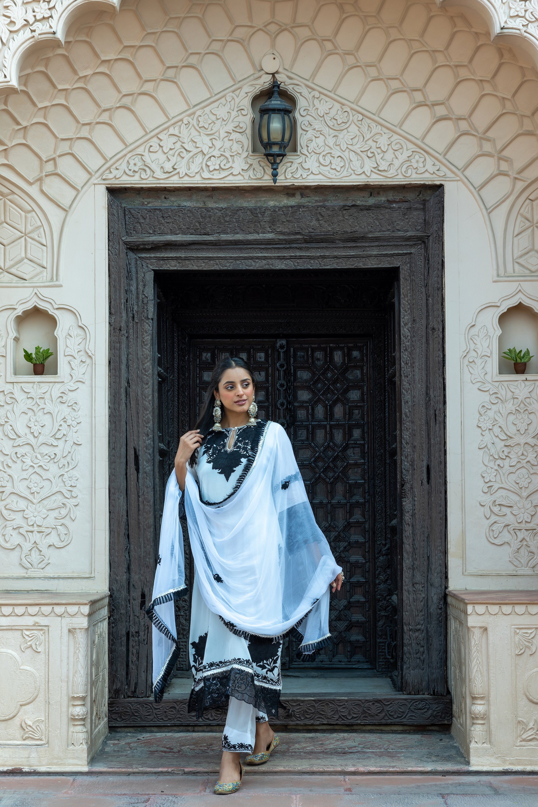 White Black Kashida Crepe Kurta Set