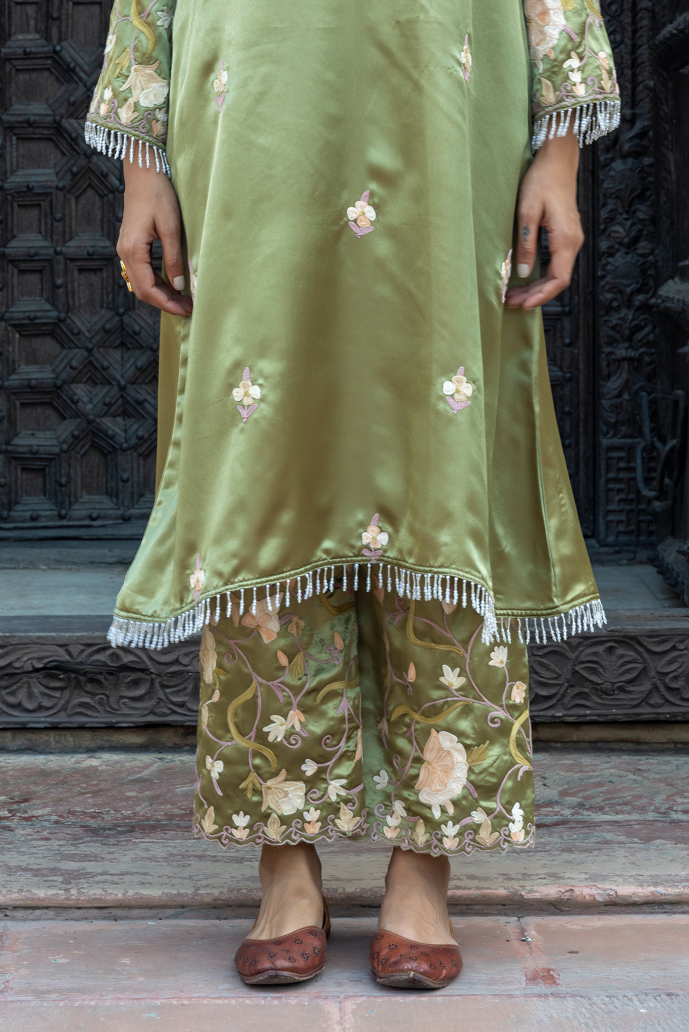 Mehendi Kashida Satin Kurta Set