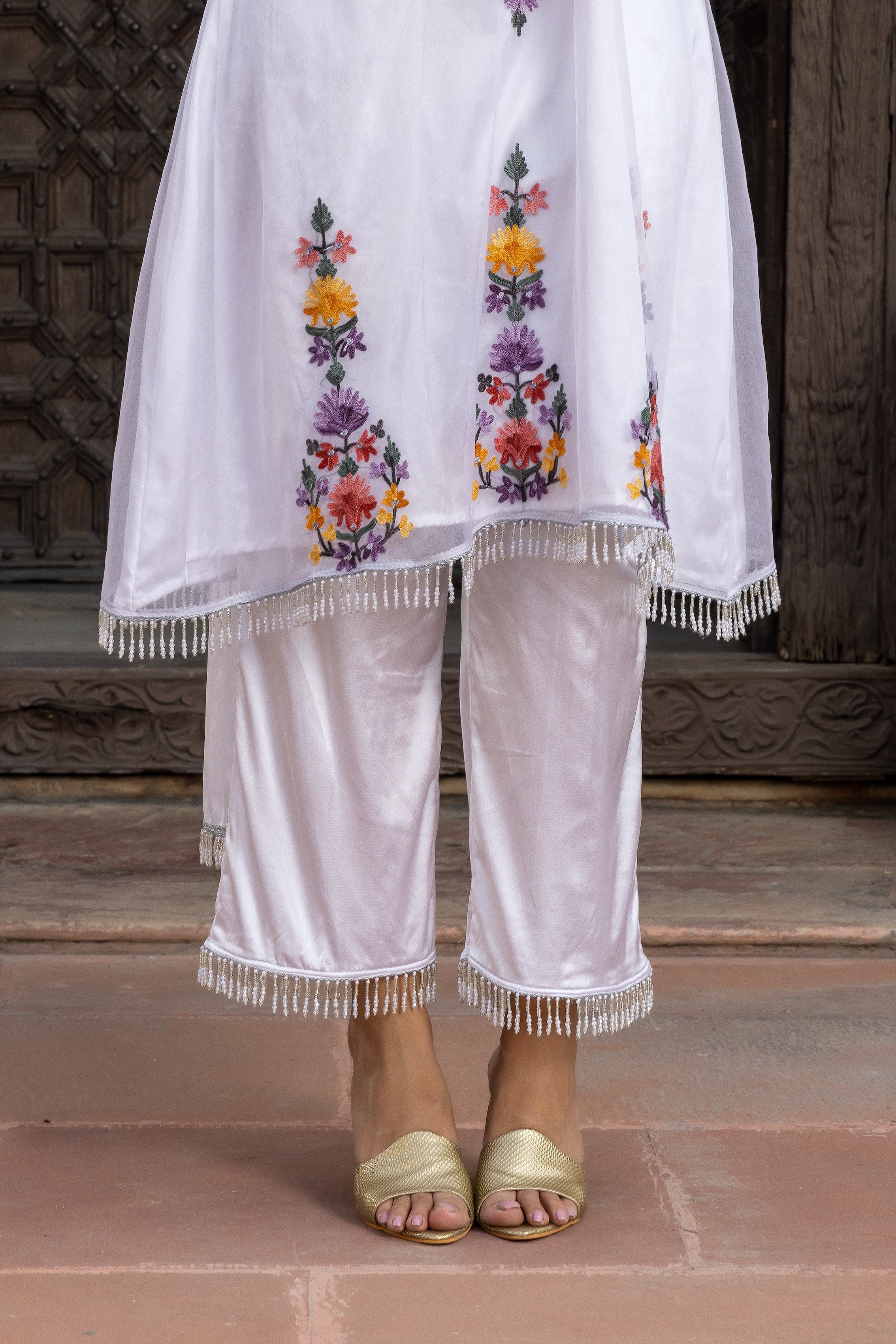 White Khwabeeda Organza Kurta Set