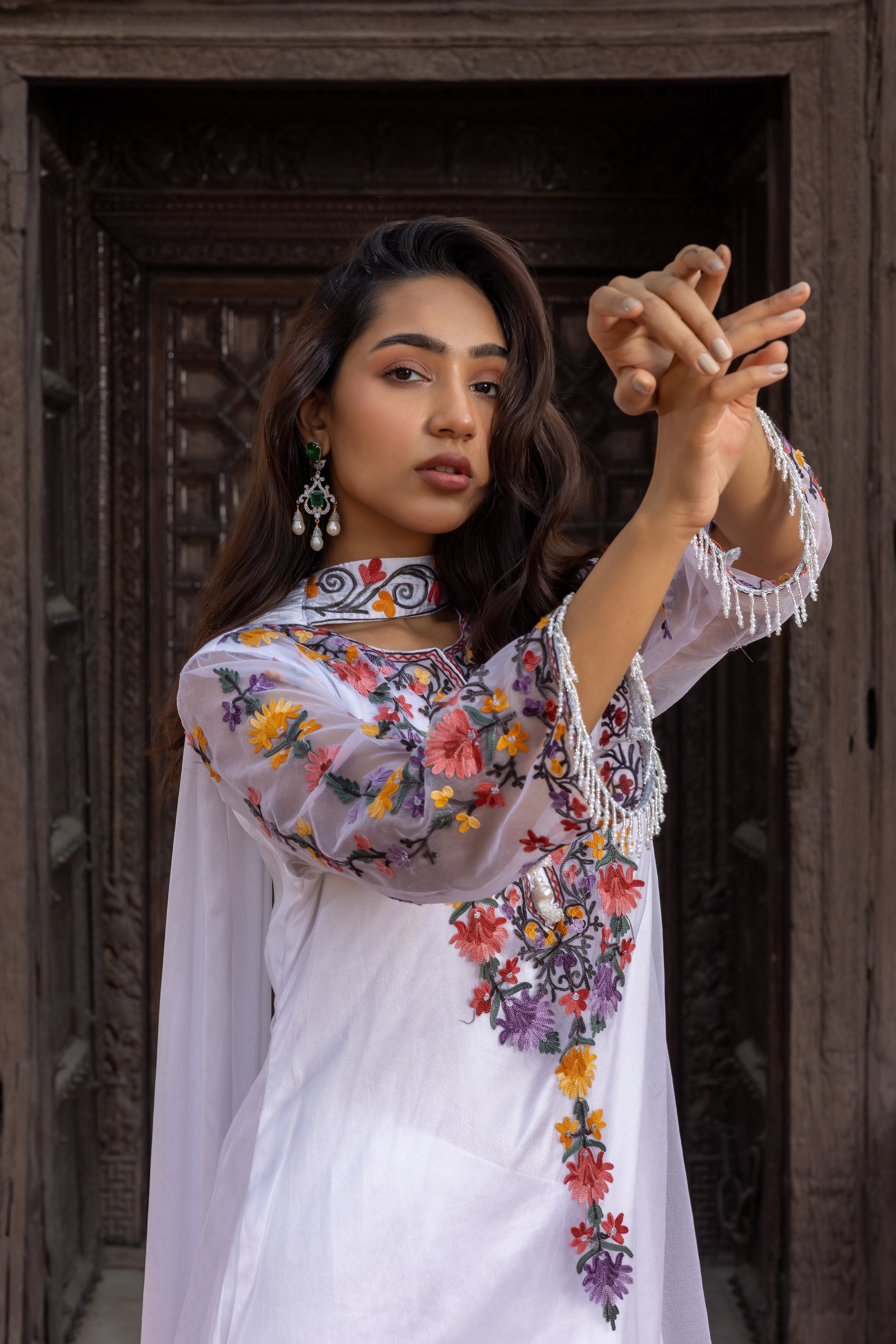 White Khwabeeda Organza Kurta Set