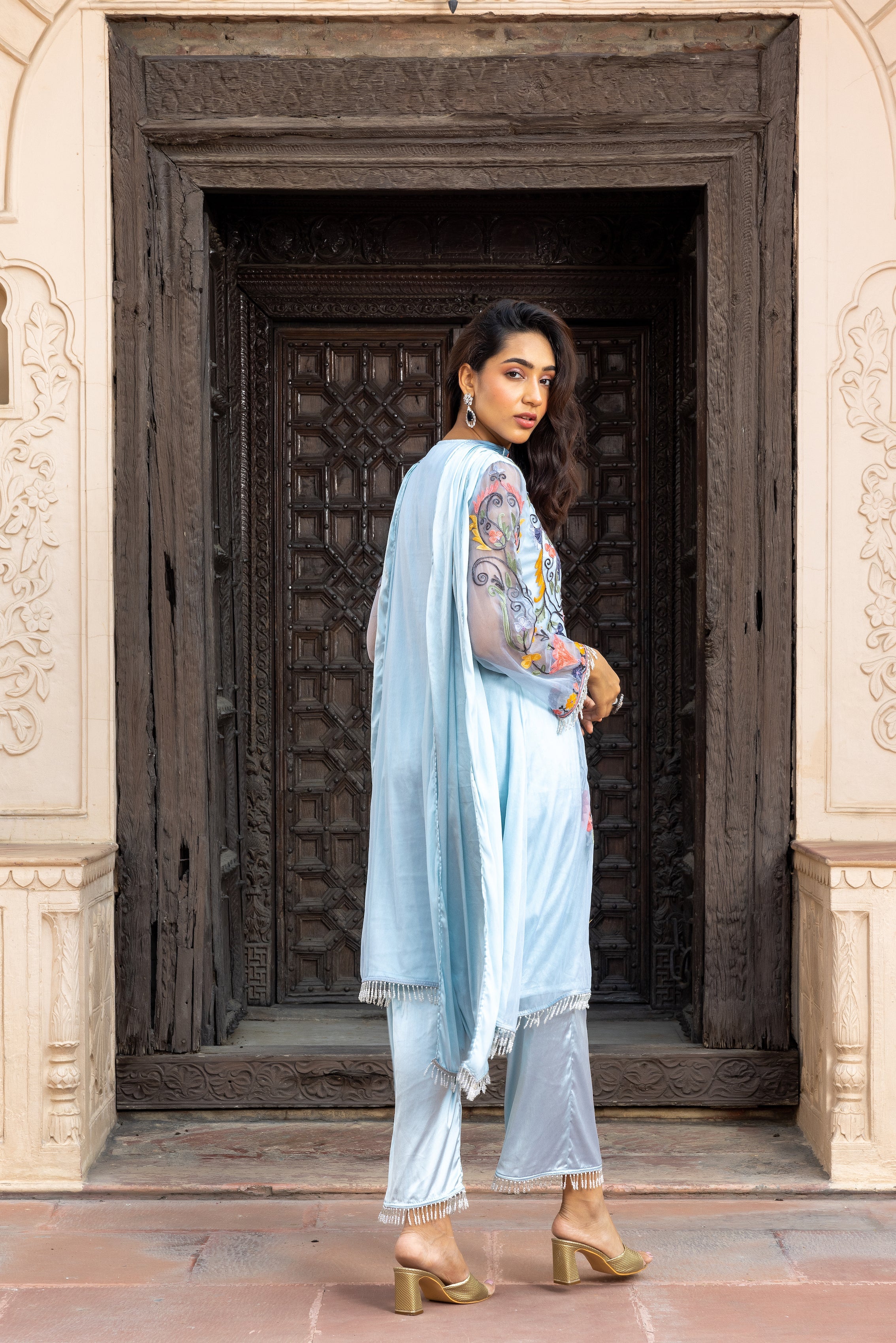 Aasmani Khwabeeda Organza Kurta Set