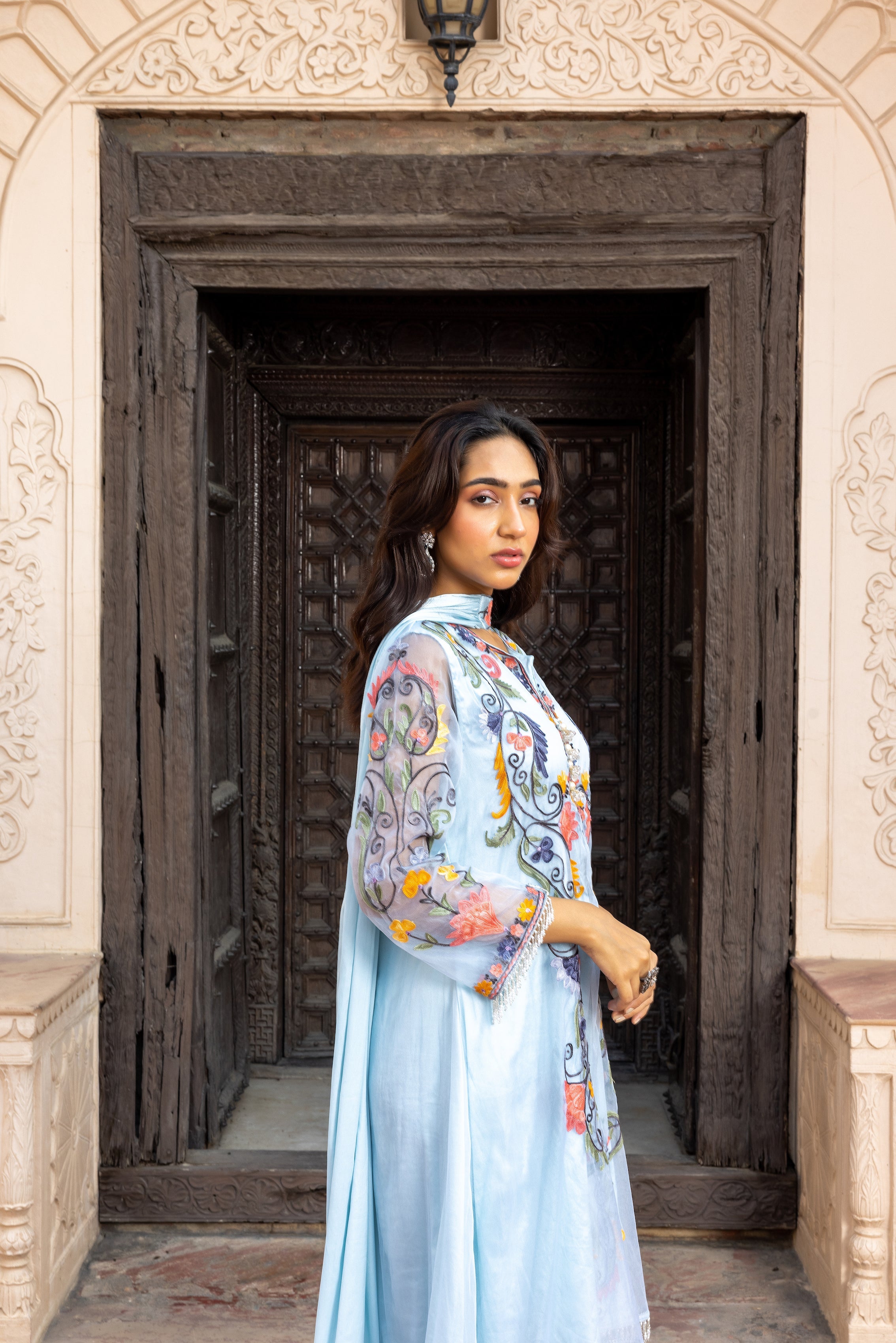 Aasmani Khwabeeda Organza Kurta Set